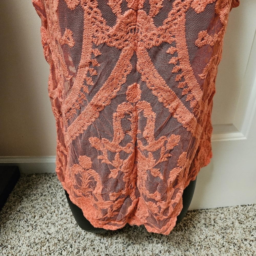 Daytrip Mesh Embroidered Through Tank Top - Picture 3 of 8
